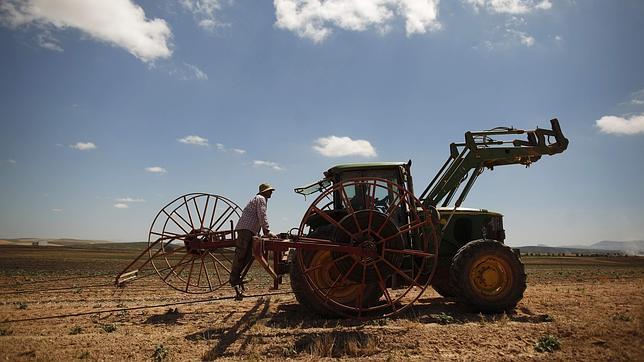 Fallecen Dos Personas En Sendos Accidentes De Tractor En Malpica Y B Veda