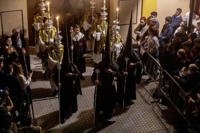 Contemplación y oración del Silencio en la Madrugada de Sevilla