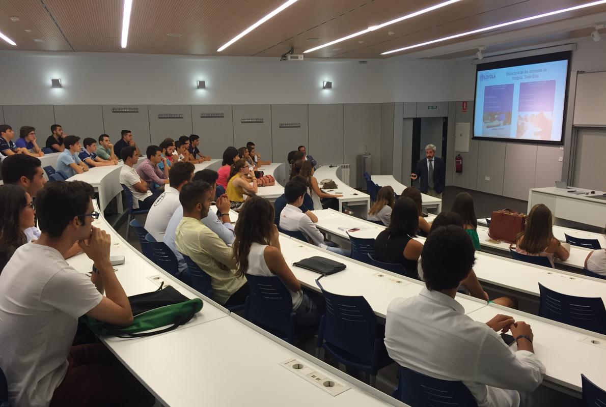 La Universidad Loyola Abre El Curso Con Estudiantes En Su Campus De