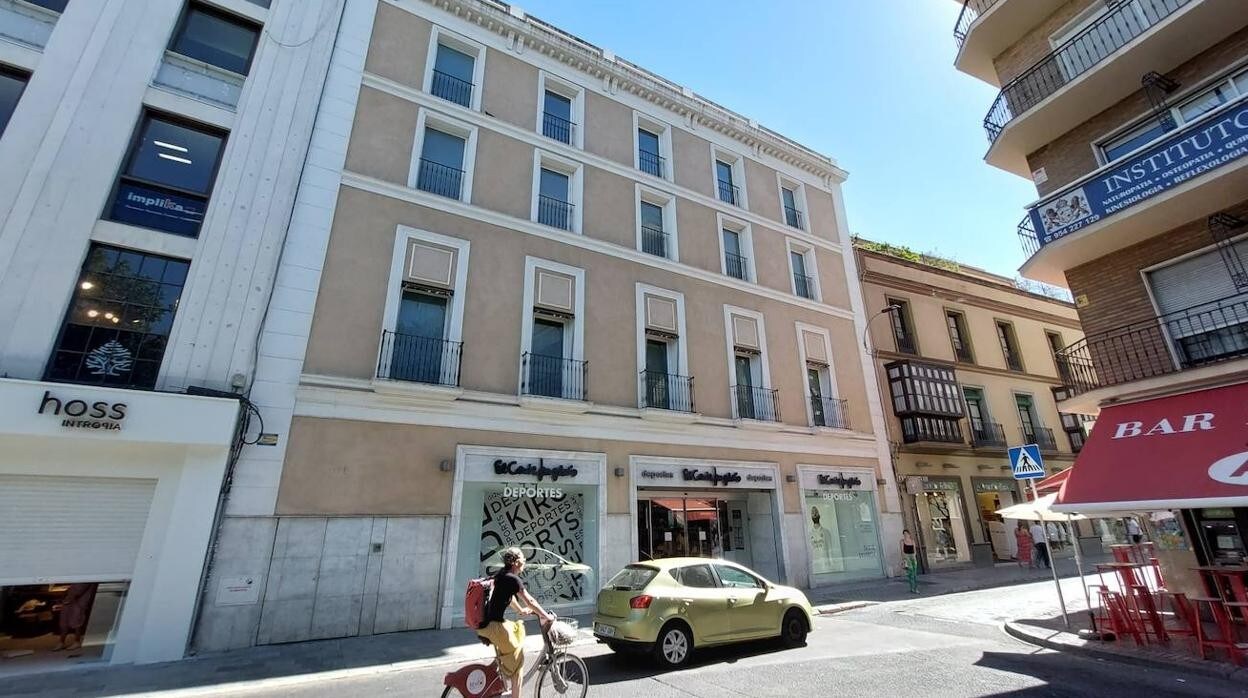 El Corte Inglés pone a la venta su tienda de deportes de Sevilla y el