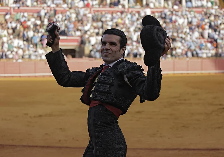 Las imágenes de la corrida de "El Cid", Luque y Emilio de Justo en Sevilla 2024