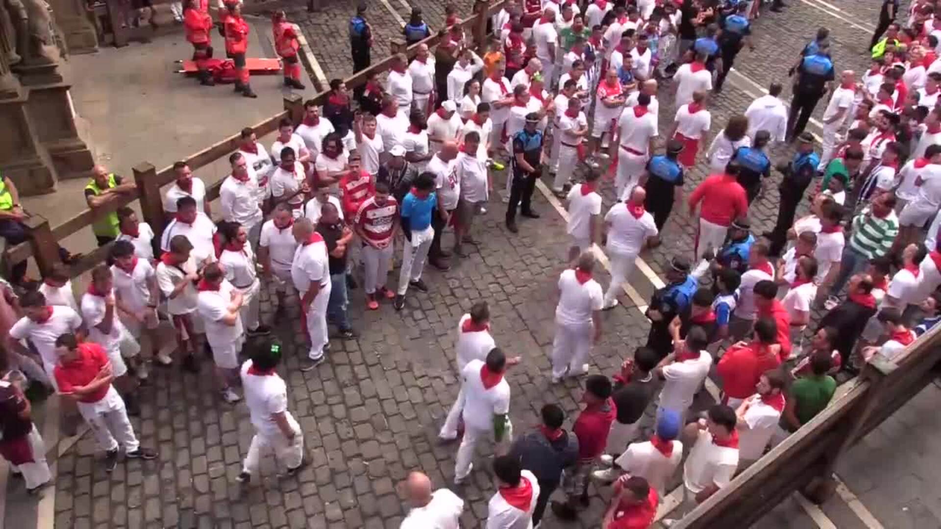 Tres Heridos Uno De Ellos Por Asta De Toro En El Sexto Encierro De