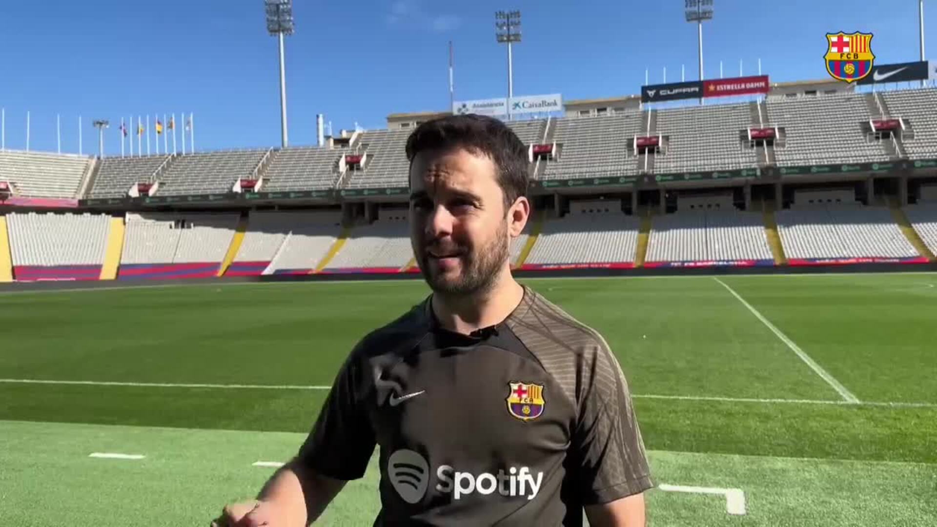 El técnico del Barça femenino asegura que jugar en Montjuïc es una