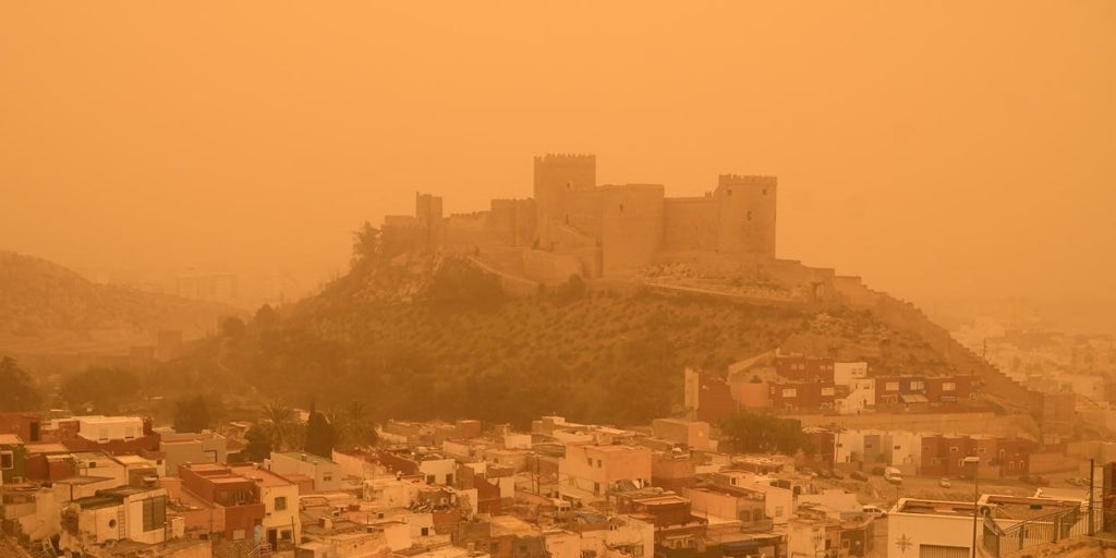 Cambio De Tiempo En Andaluc A Amenaza De Lluvia Acompa Ada De Barro