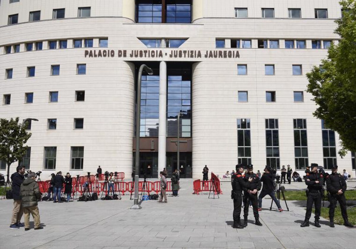 La Audiencia de Navarra atenúa la condena al violador de un niño por la