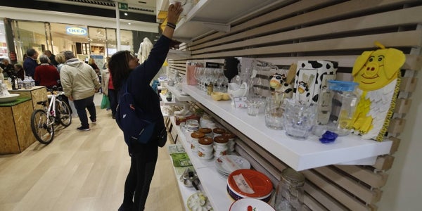 La Inauguraci N De La Tienda De Madre Coraje En La Sierra En Im Genes