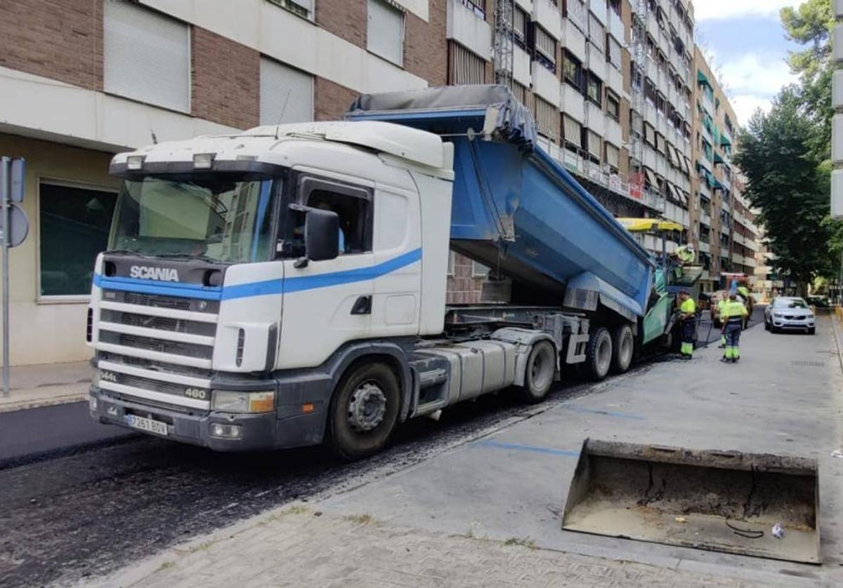 Estas son las 74 calles que se van a asfaltar en Córdoba en 2024