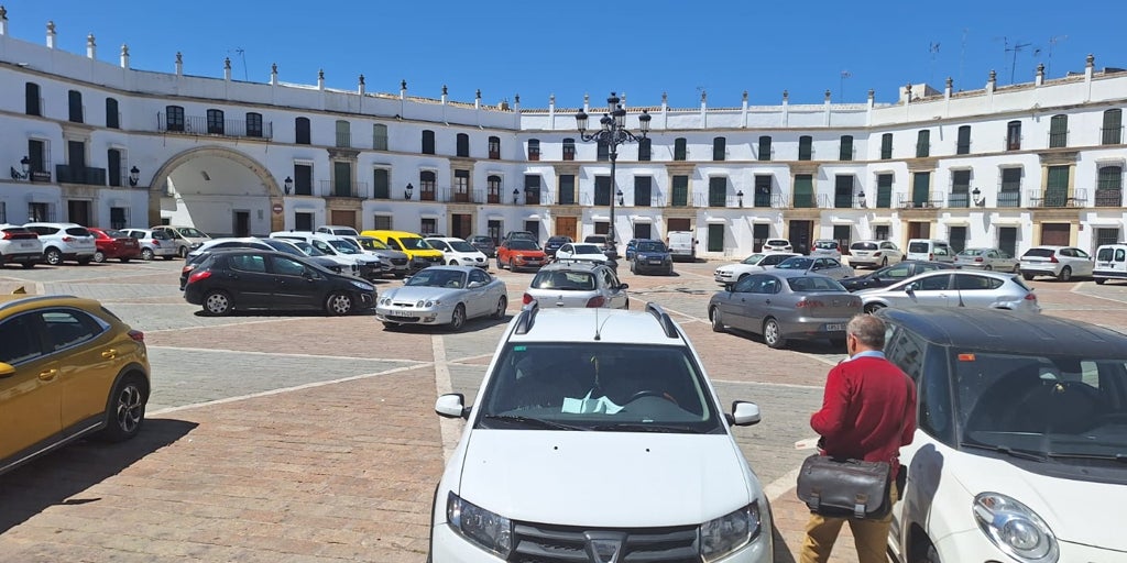 El Ayuntamiento de Aguilar prohibirá estacionar en la histórica plaza