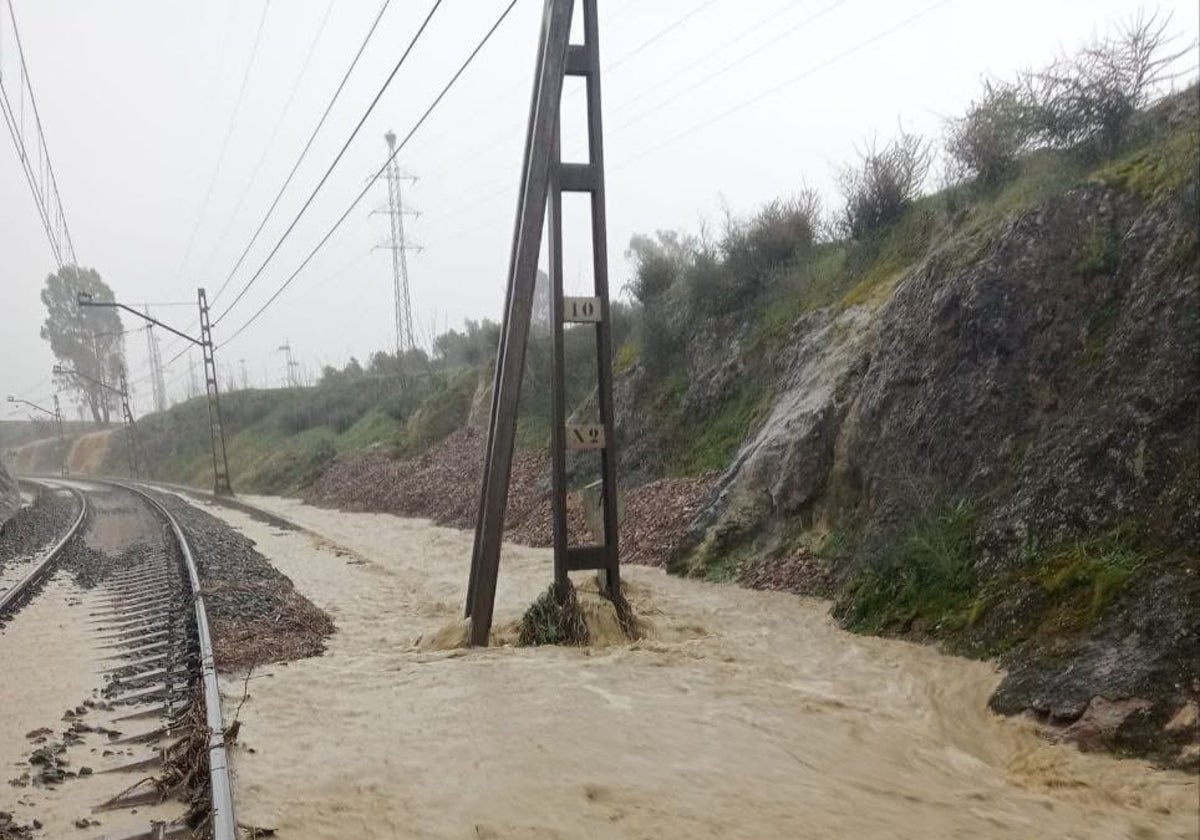 Las Fuertes Lluvias Causan Inundaciones En Huelva En Carreteras V As