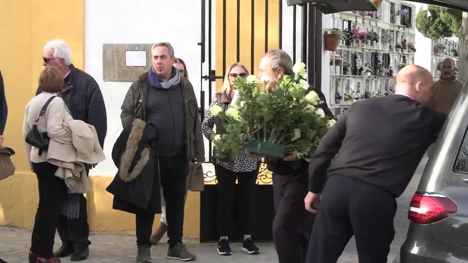 La Familia De Roc O Jurado Ausente En El Entierro De Su Primo Favorito