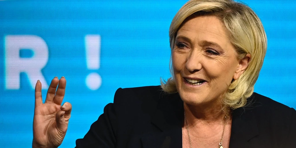 La extrema derecha de Le Pen se instala en el podio del partido más