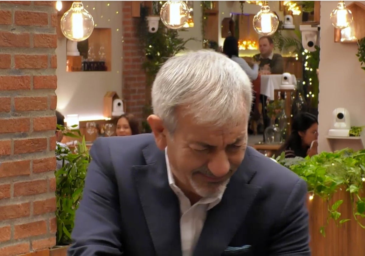 J La Leche Carlos Sobera Da El Susto Al Marearse En First Dates