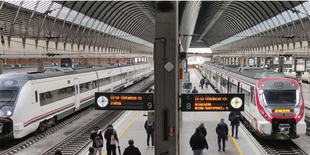 Renfe Ha Expedido En Sevilla Casi Abonos Gratuitos Para