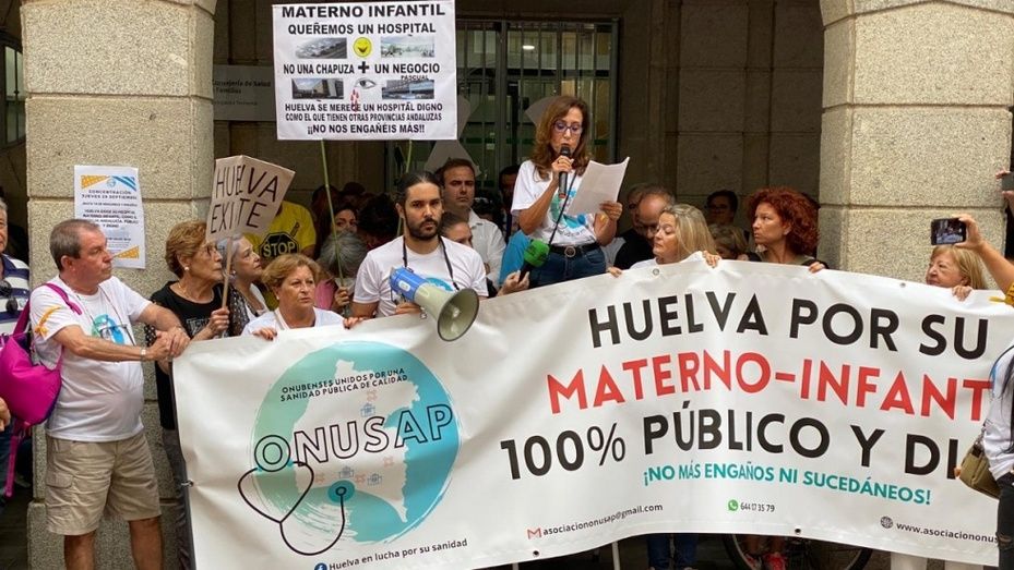 De Las Redes A La Calle Cientos De Onubenses Exigen Ante Salud Un