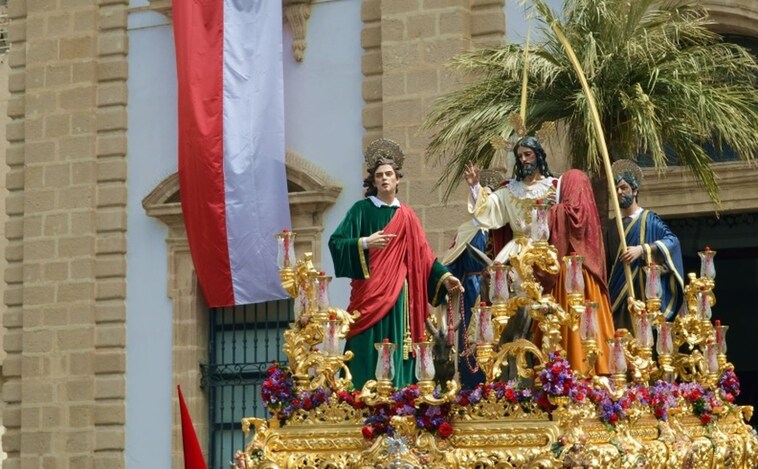 Los hermanos Martín dejan de estar al frente del palio de la Virgen del Amparo