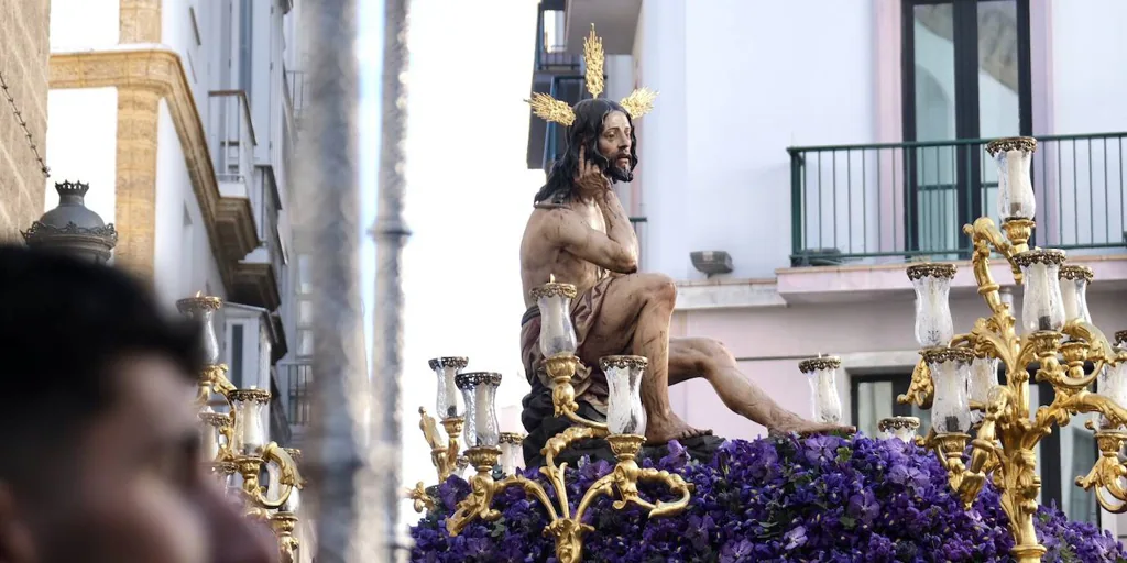 Semana Santa Cádiz 2023 Fotos el paso de Humildad y Paciencia de