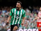 Borja Iglesias canta su segundo gol en el Betis - Girona de LaLiga
