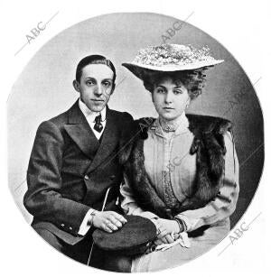 Una fotografía Conmemorativa de la <strong>boda</strong> de <strong>Alfonso</strong> <strong>Xiii</strong> con victoria Eugenia, en...