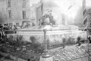 El monumento Inaugurado en Medina de Rioseco, obra del escultor Sr. Carretero,...