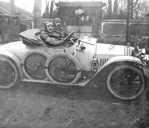 Pfanz mecánico del Emperador de Alemania, Pilotando su coche Benz