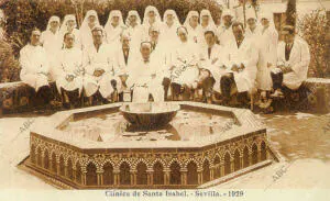 El personal de la clínica santa Isabel en una imagen de 1929