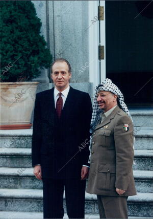 Yasser Arafat con su majestad el Rey