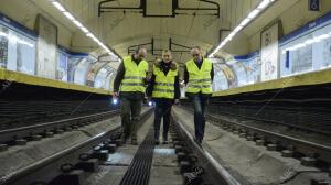 Cristina Cifuentes visita los túneles de la línea 1 del Metro de Madrid