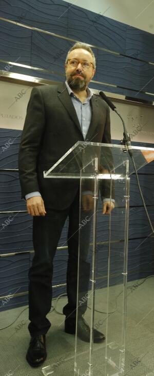 Juan Carlos Girauta en rueda de prensa en el Congreso de los Diputados