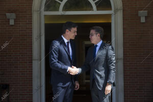 Reunión en la Moncloa entre el presidente del Gobierno Pedro Sánchez y el de la...