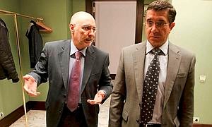 Patxi López y Rodolfo Ares, a su llegada hoy al Parlamento vasco / EFE