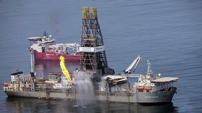 Hasta 40.000 barriles diarios fueron vertidos al mar en el golfo de México