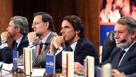Aznar alerta contra las «nuevas operaciones de distracción» de ETA