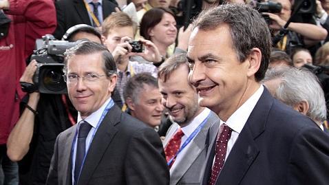 Zapatero defenderá ante la UE la solvencia de España frente a los rumores de rescate