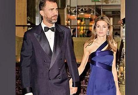 Doña Letizia confiará en Felipe Varela en la boda de Victoria de Suecia
