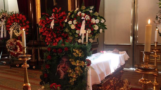 Honores militares para Saramago