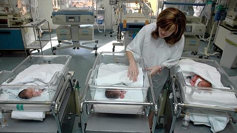 Los nacimientos bajan un 5% en España