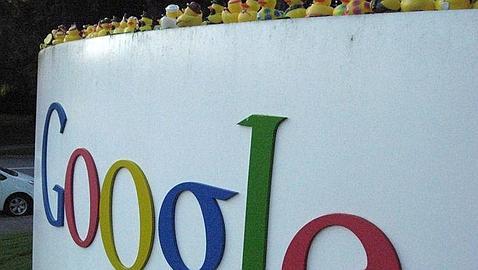 Google caldea el ambiente contra Facebook