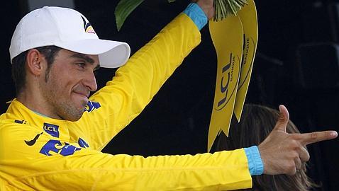 Contador, líder sin miramientos