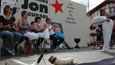 ETA reaparece con un comunicado en el homenaje a Jon Anza en Francia