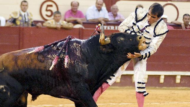 Dramática cogida a Arturo Macías, herido muy grave