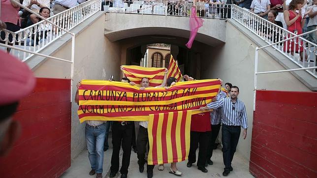 «Cataluña quiere toros. Pásalo»