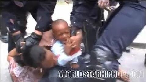 La Policía francesa carga contra mujeres y niños