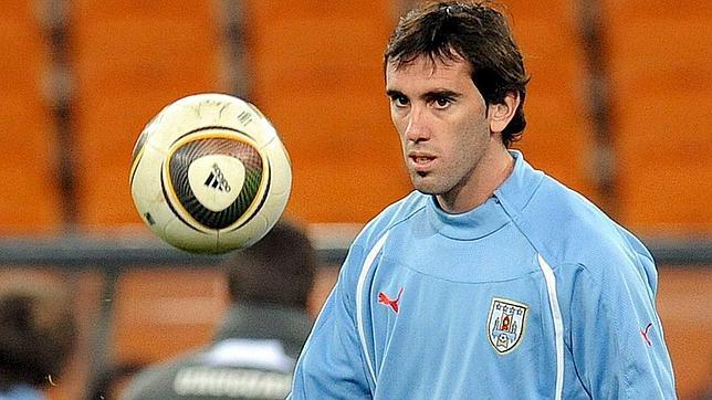 El Villarreal confirma el traspaso de Godín al Atlético