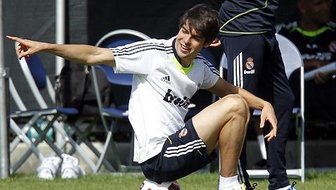 Kaká podría ser operado por una lesión en el menisco