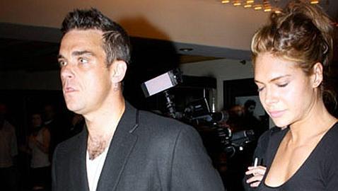 El cantante Robbie Williams se ha casado con la actriz Ayda Field