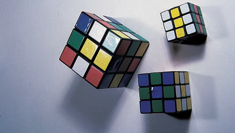 El Cubo De Rubik Al Desnudo En Movimientos