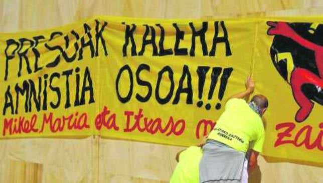 Los proetarras se van de fiesta