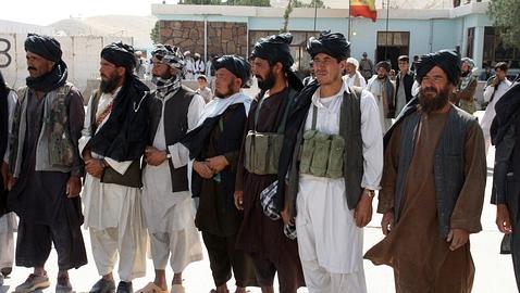 25 talibanes se entregan voluntariamente en la base española de Qala-i-Naw