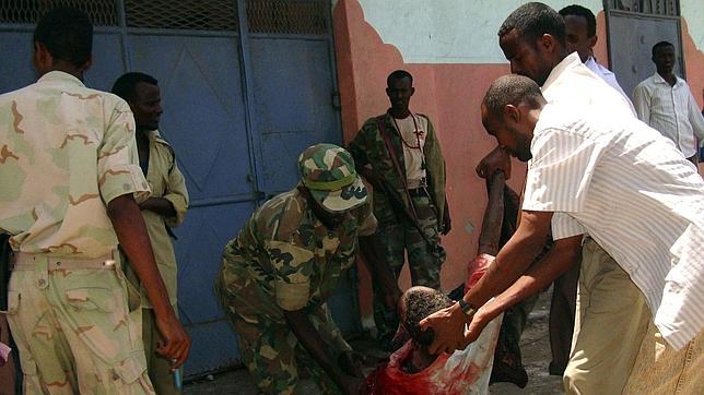 Matan a seis parlamentarios en un hotel de Mogadiscio