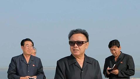 Kim Jong-il se va a China mientras Jimmy Carter visita Corea del Norte